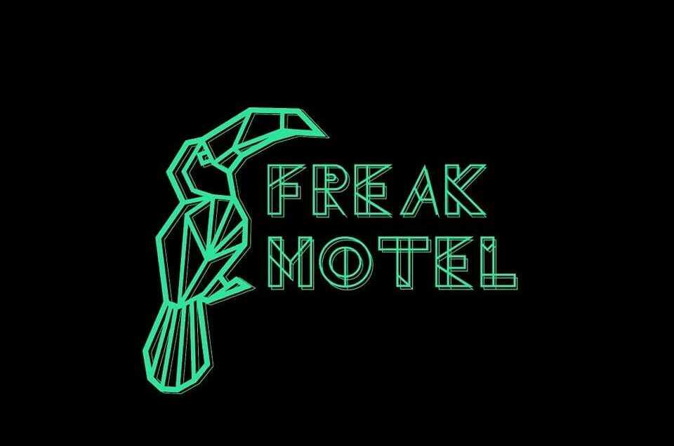 Freak Motel